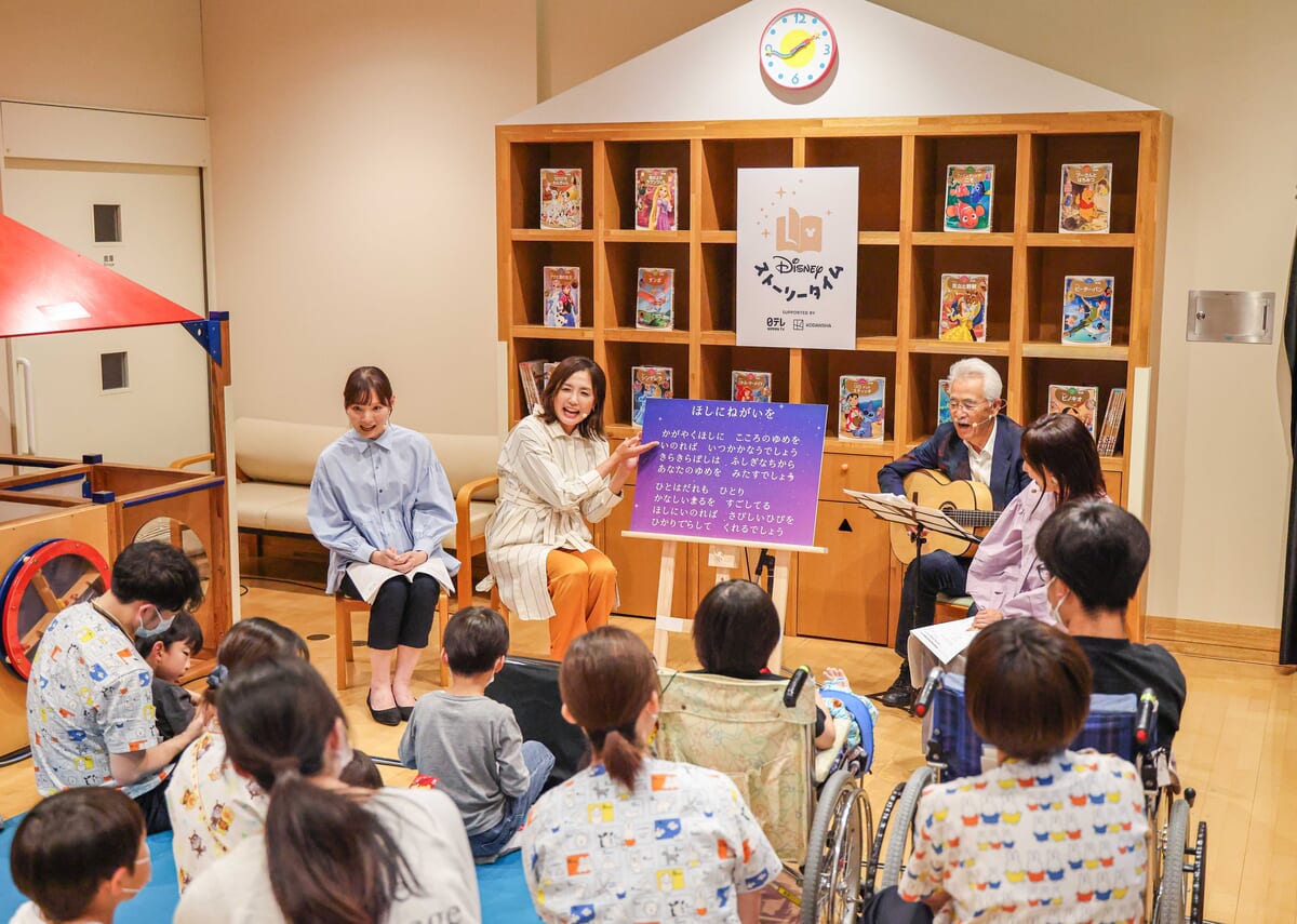 音楽に合わせて一体となる会場の様子
