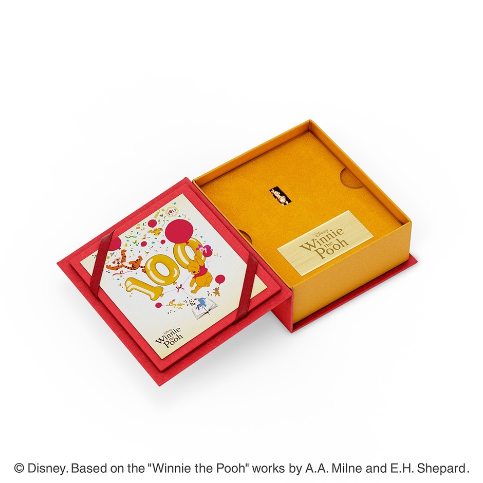 『Pooh’s Little Crown』　ミニスタチュー　ケース