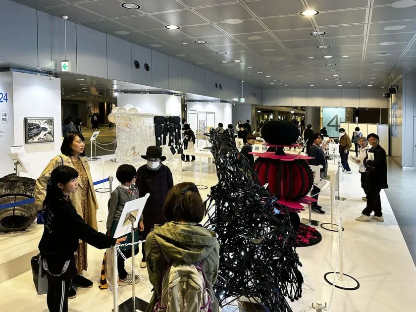 来場者でにぎわう展示会場