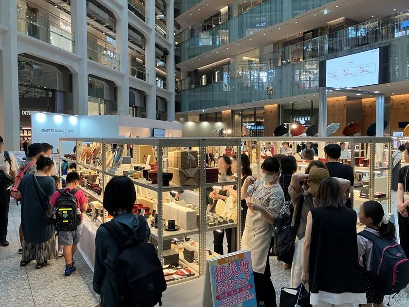 展示販売ブースと被災地応援フェア