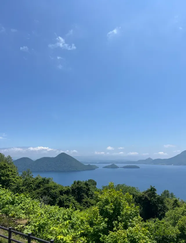 洞爺湖を望むサイロ展望台周辺の風景