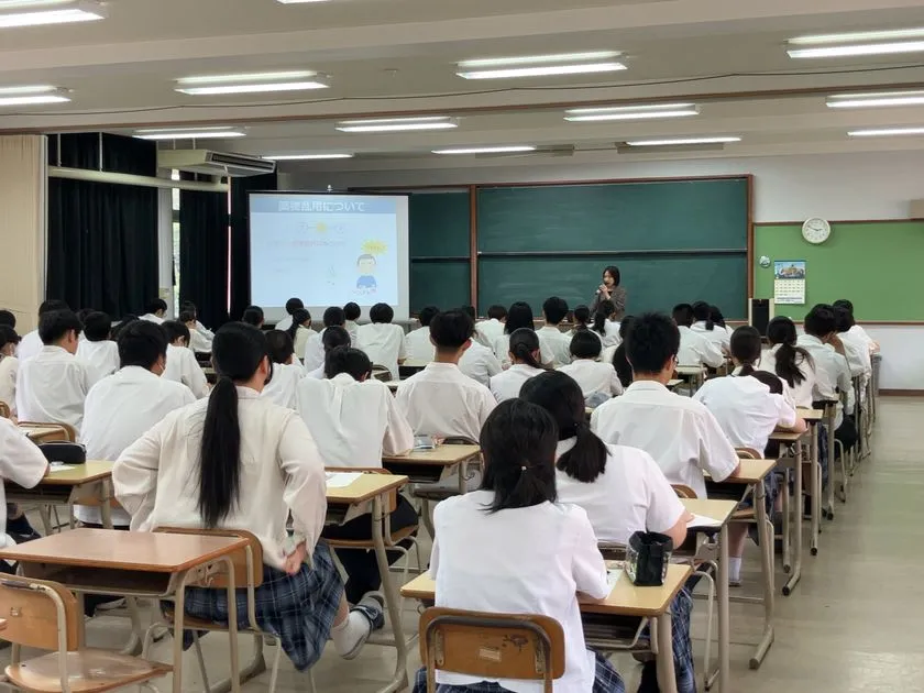 教室で行われる薬物乱用防止教室