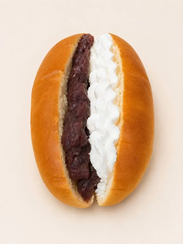 鉄板ピザのチーズが伸びる一切れ