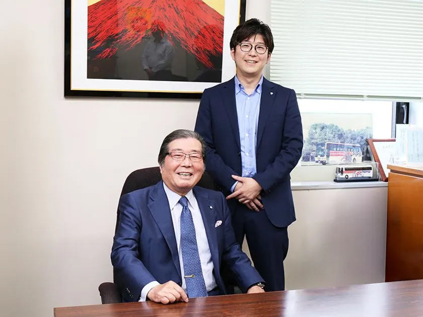 会長と新社長のトップ対談ビジュアル