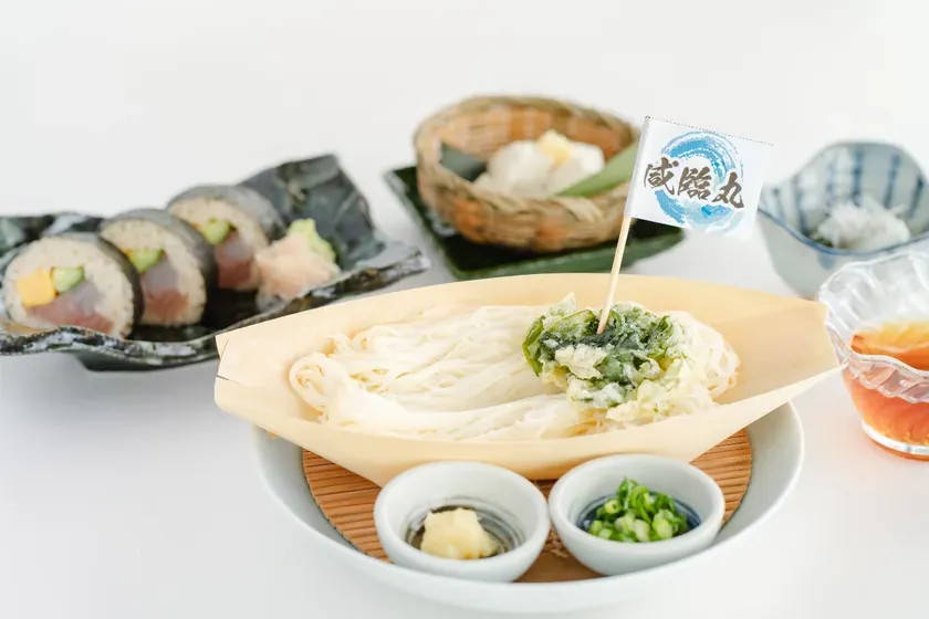 淡路島の小旗付き麺メニュー