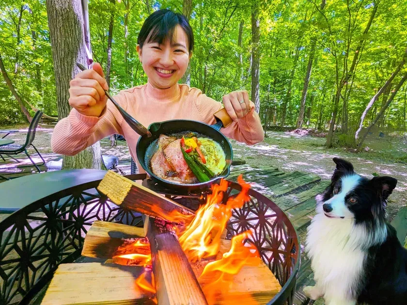 たき火料理とペット同伴の屋外体験