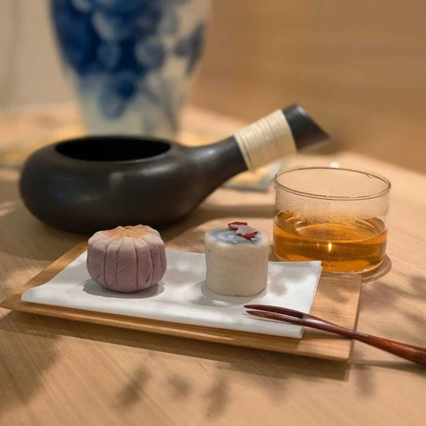練り切り和菓子と日本茶