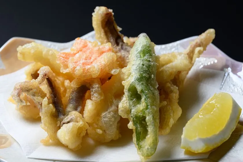 京丹後イカ漁火のゲソと野菜を揚げた天ぷら
