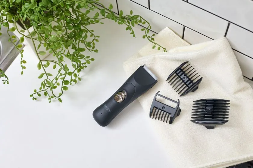 マットブラック本体と付属アタッチメント