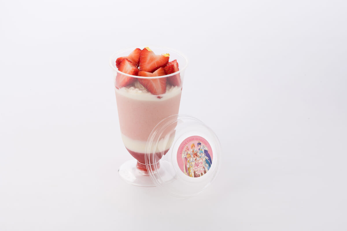 ストロベリープリンパフェ