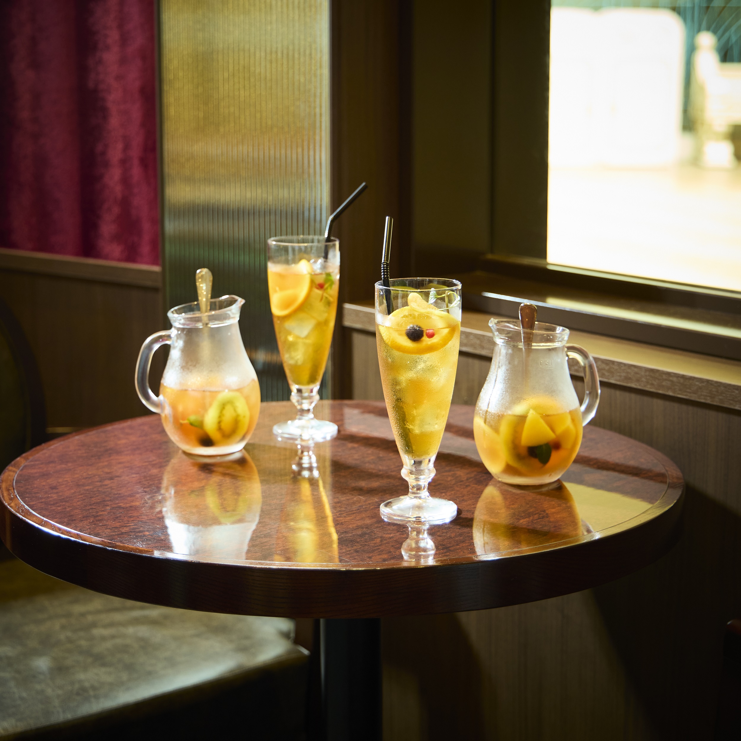 CAFÉ AUX BACCHANALES「アイスフルーツティー」