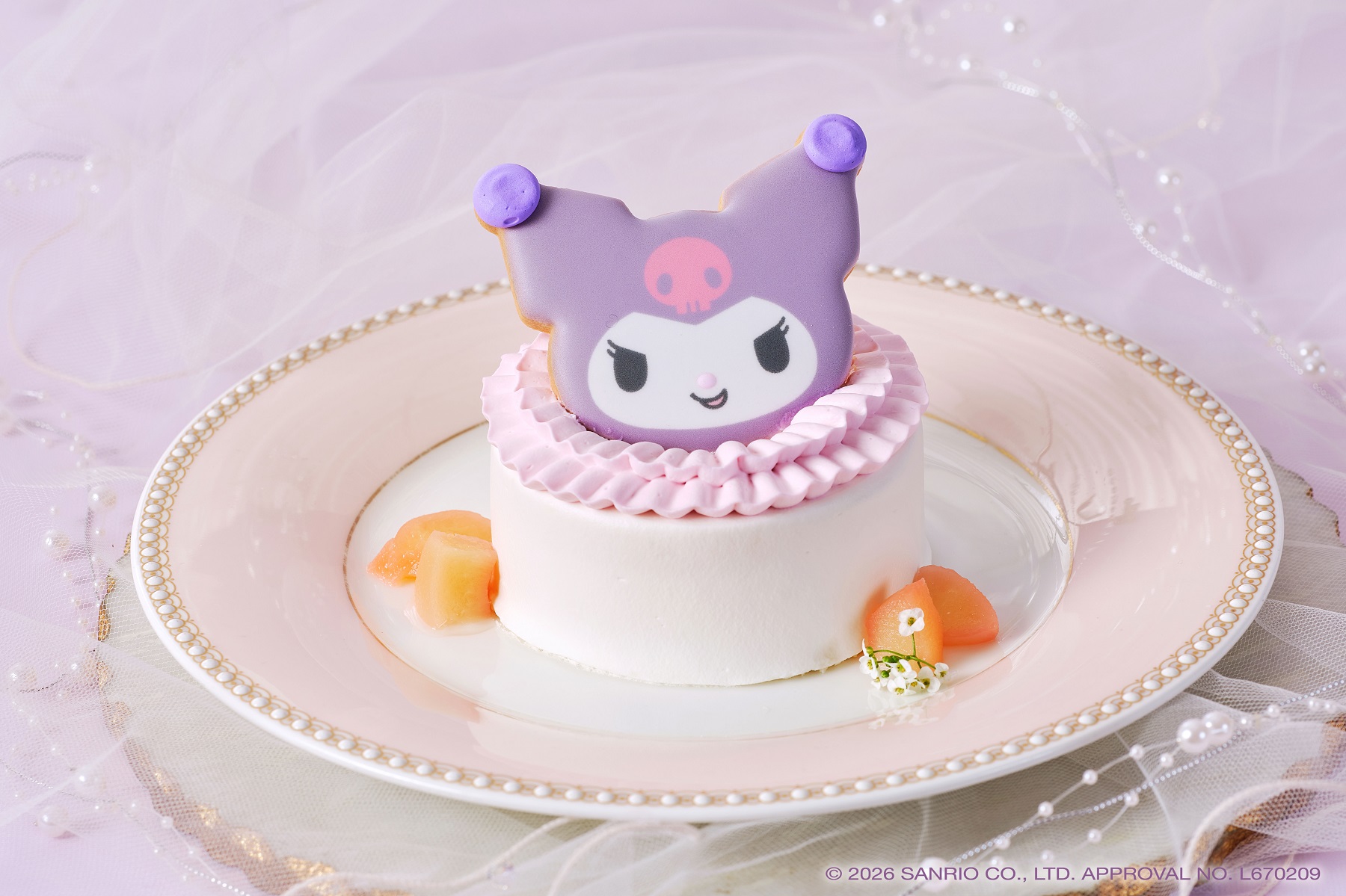 クロミの白桃ショートケーキ ~魅惑のラベンダーカラー~