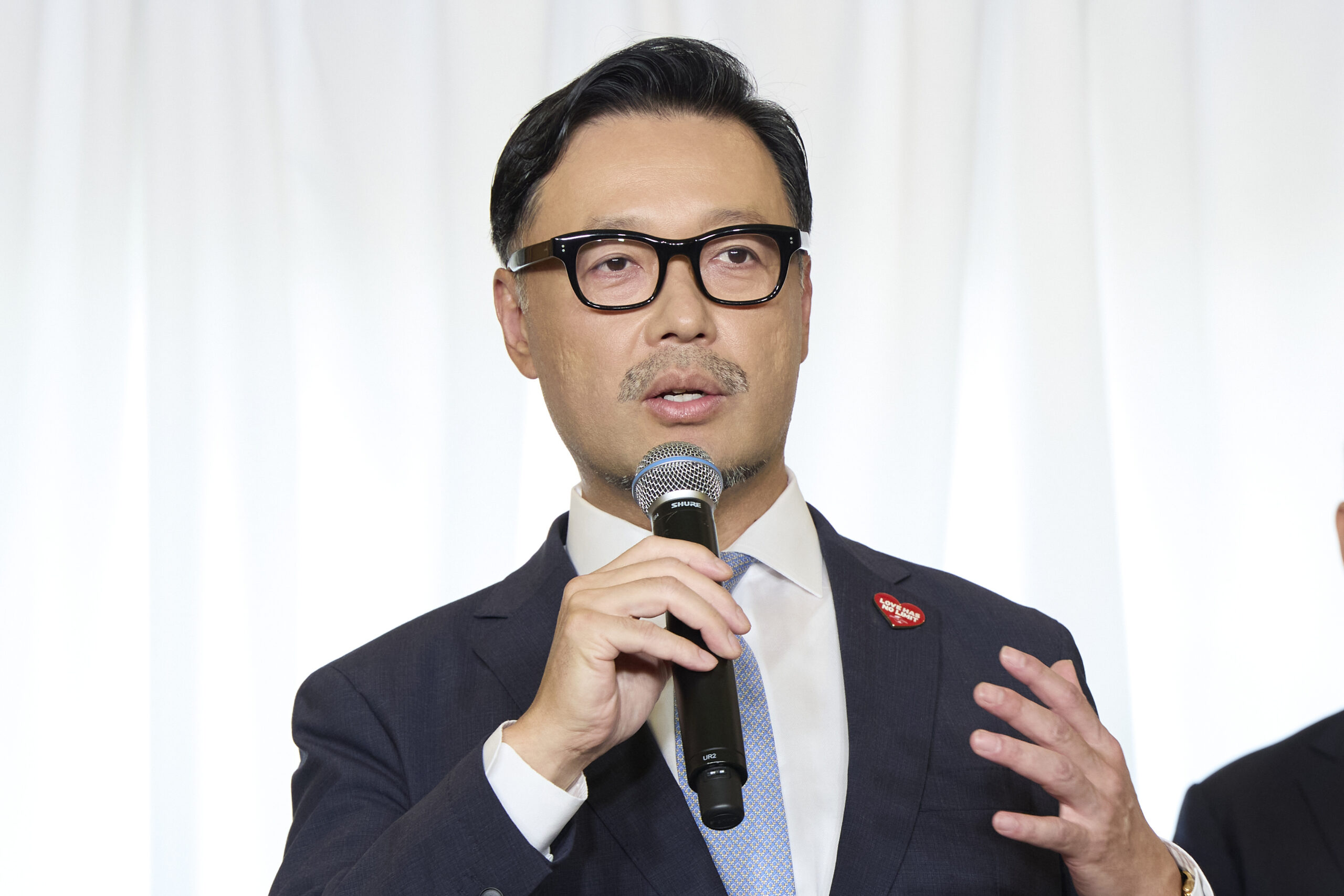 村山卓氏