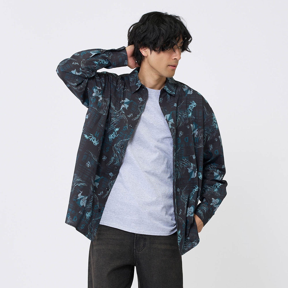ユニセックス総柄シャツ「ヘラクレス/ハデス」 モデル身長183cm・LLサイズ着用