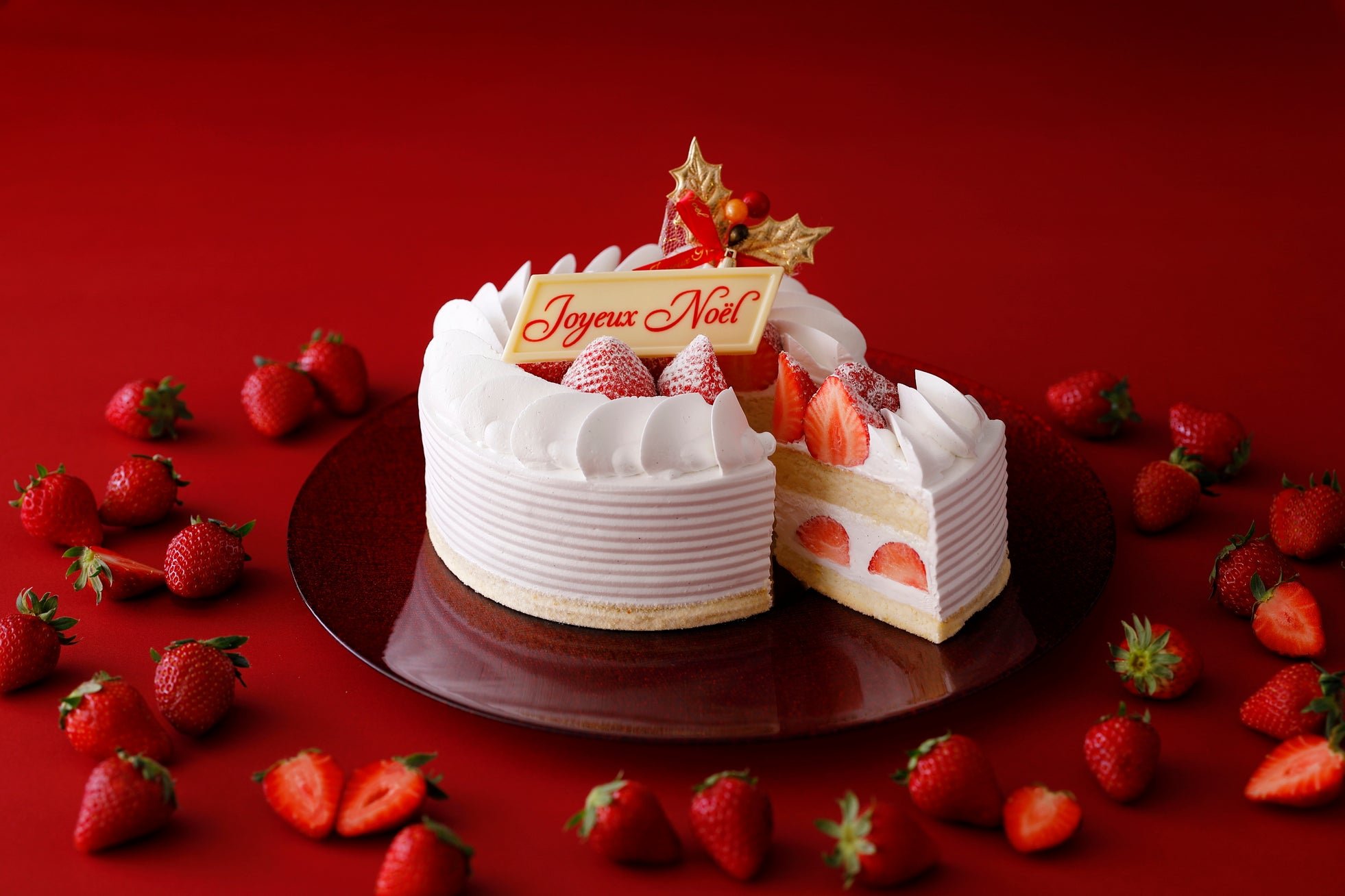 新エクストラスーパーあまおうショートケーキ