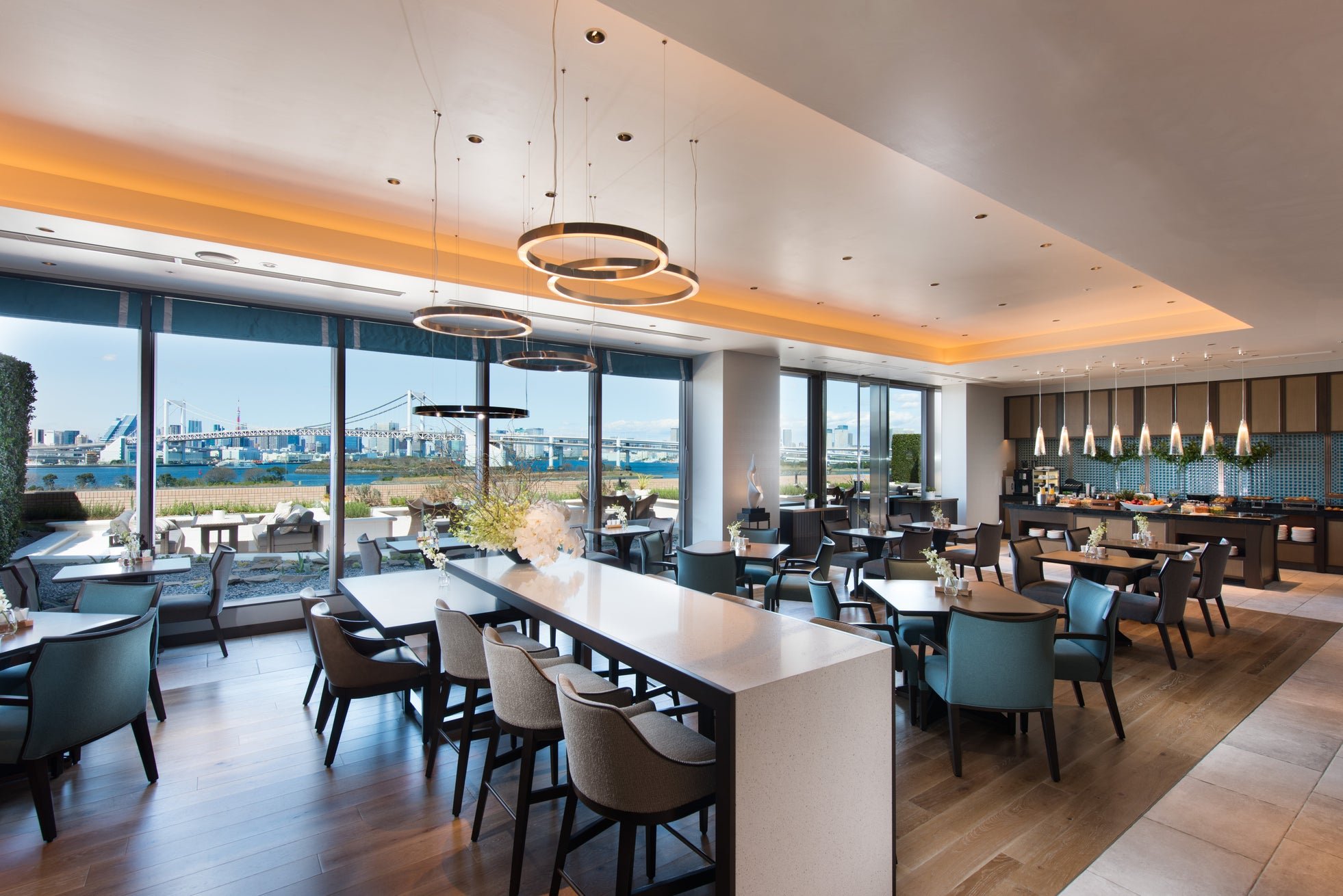 Captain’s Bar&Lounge窓際からの東京湾の眺望