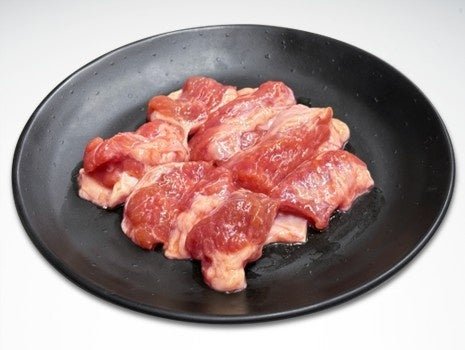 生の豚肉切り身(黒皿盛り)