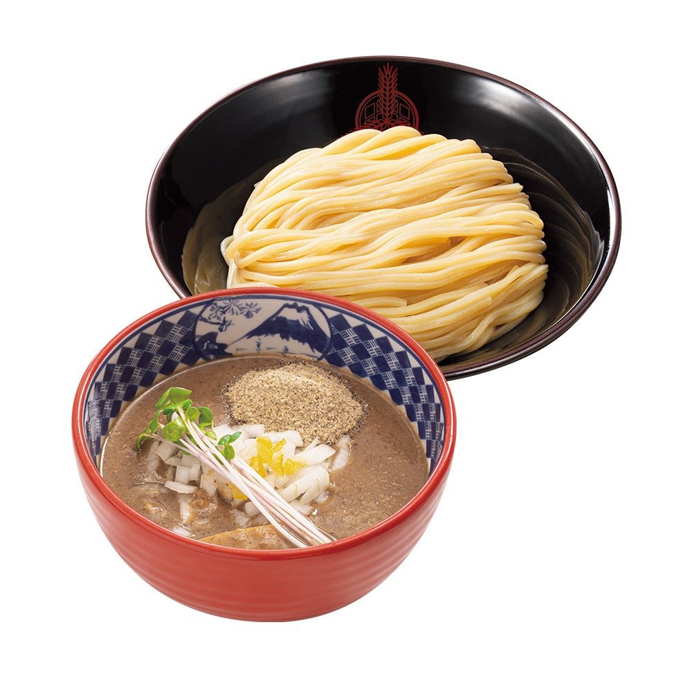 濃厚煮干しつけ麺の麺とスープ