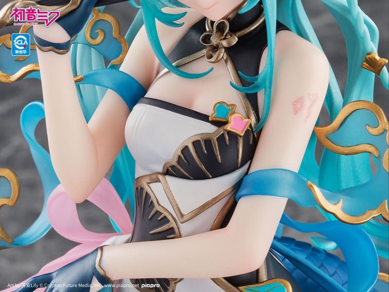 初音ミク「青龍Ver.」フィギュアの胸元の装飾