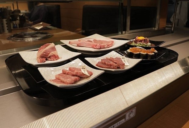 秋の収穫祭の対象メニューの盛り付け