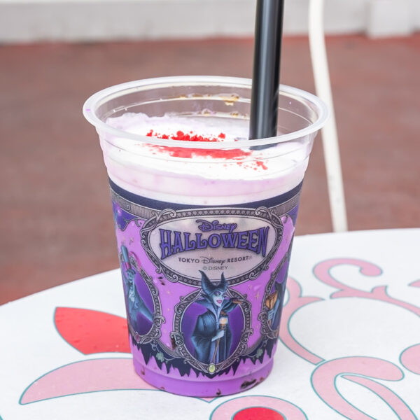 東京ディズニーリゾート“ディズニー・ハロウィーン2026”スペシャルドリンク(紫イモ、ミルク、コーヒーゼリー)