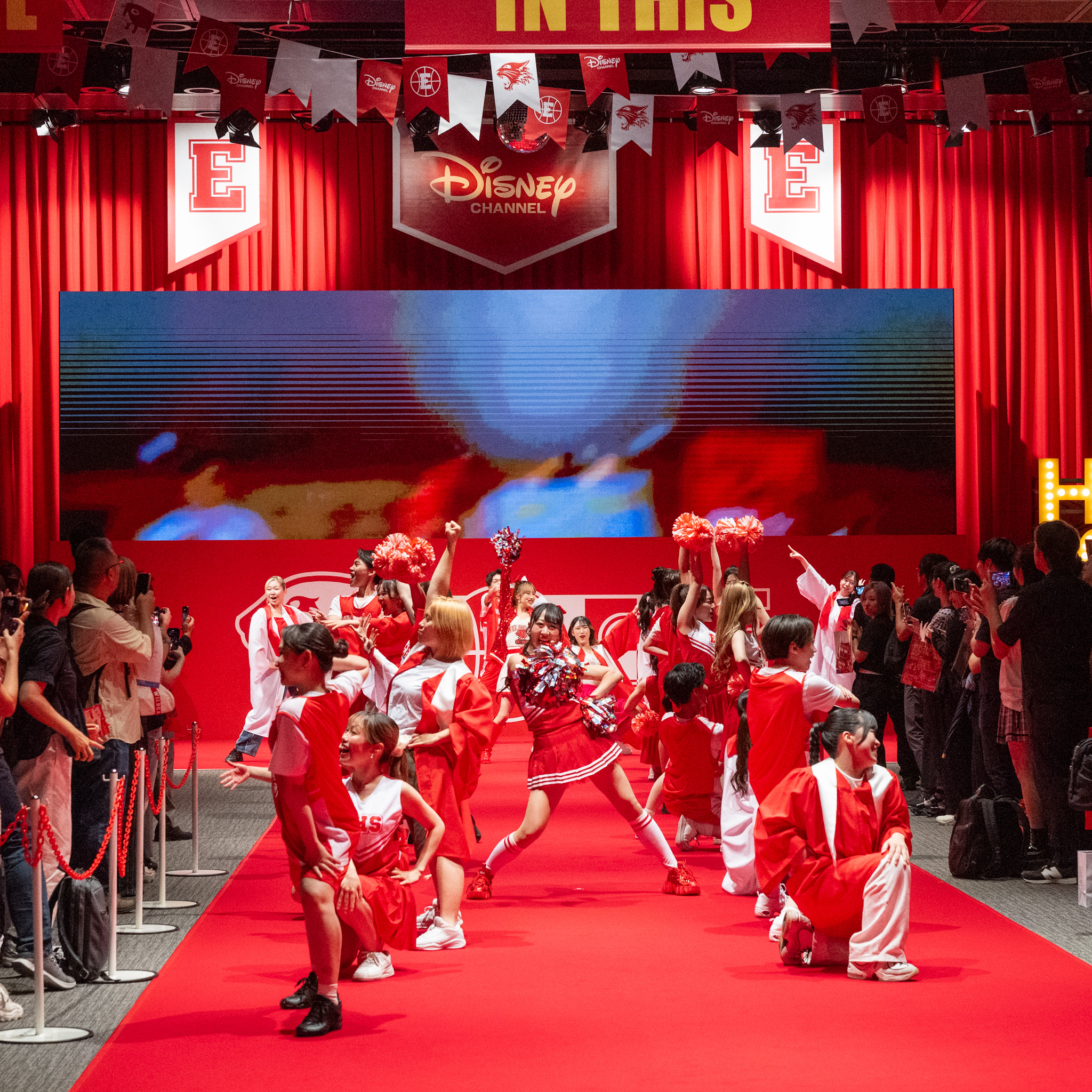 ディズニー・チャンネル「ハイスクール・ミュージカル20周年 ザ・フェスティバル」 ダンスタイムのパフォーマンス