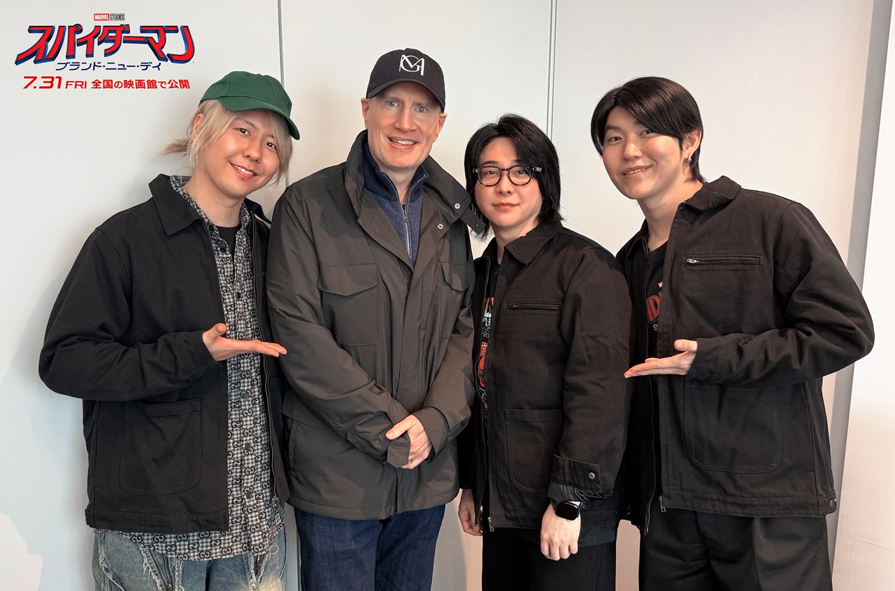 ケヴィン・ファイギとMrs. GREEN APPLEの3人