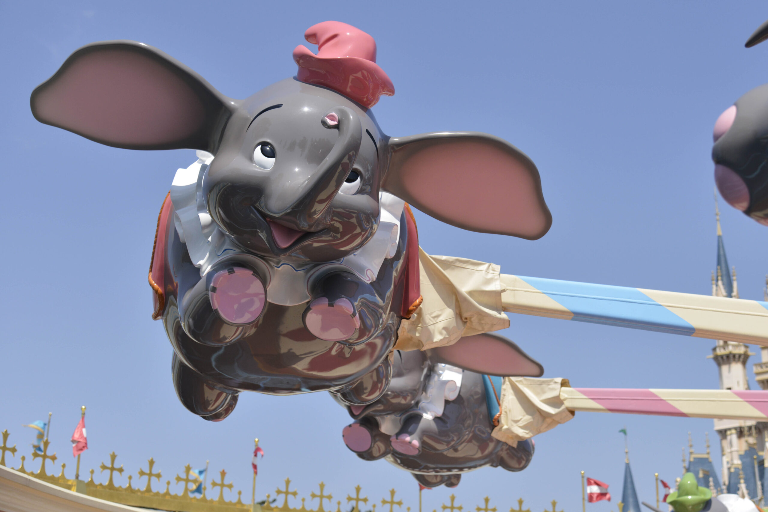 空飛ぶダンボ