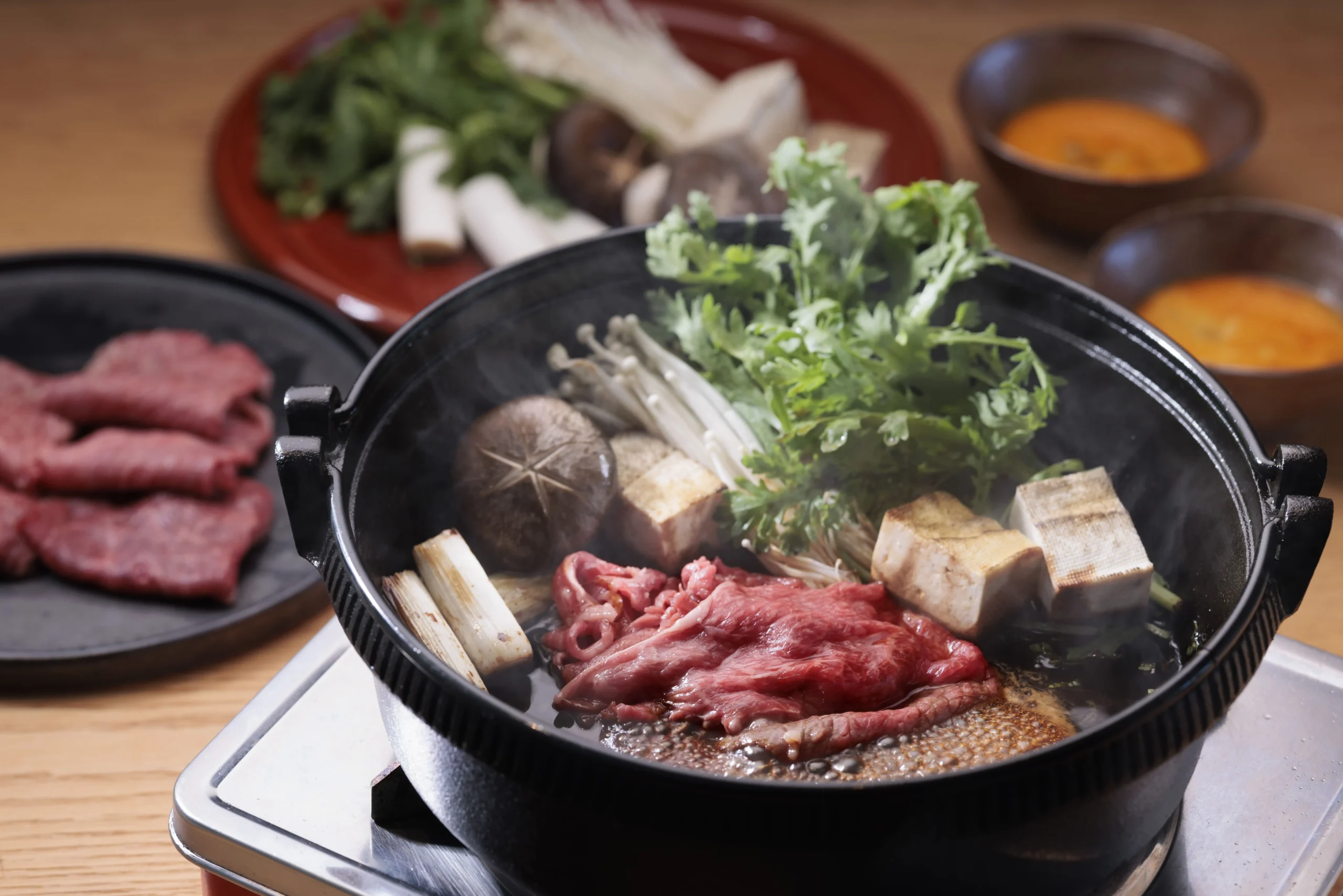 黒毛和牛のすき焼き調理例
