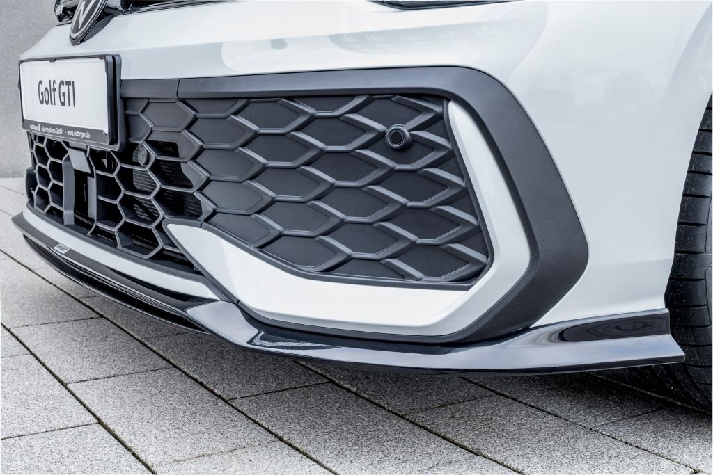 OETTINGER「フロントスポイラー」を装着したGolf 8.5 GTI