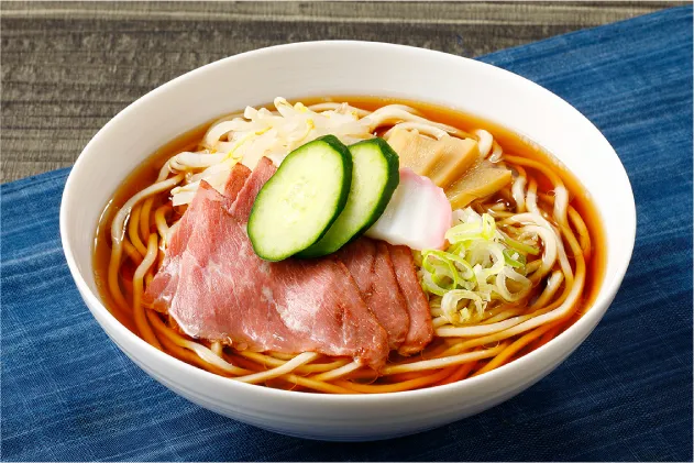 「栄屋本店監修 冷しらーめん」の彩り具材