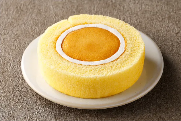 CHEESE GARDEN監修ベイクドチーズケーキinプレミアムロールケーキの断面