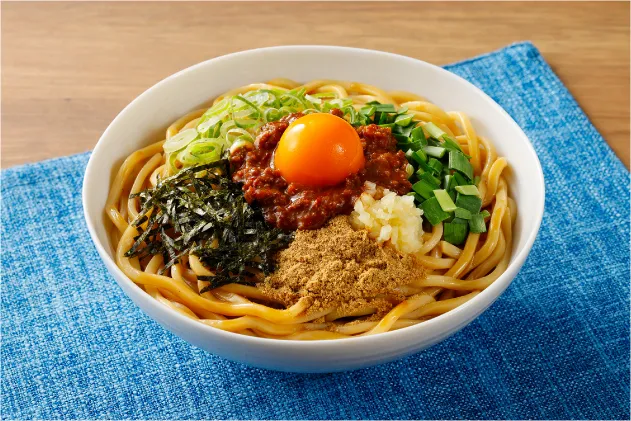 「キラメキノトリ監修 台湾まぜそば」の盛り付け