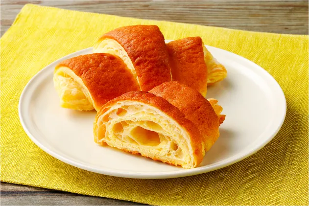 「中までじゅわ~っと 塩メロンクロワッサン(伯方の塩使用)」の断面