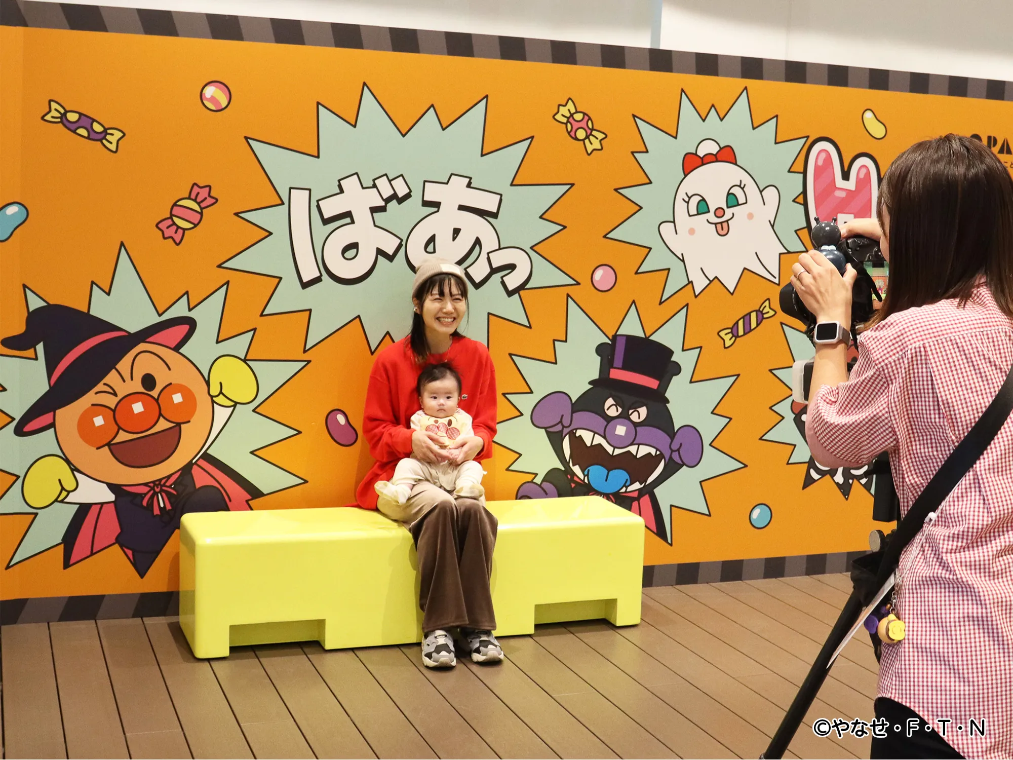 「ハロウィーン限定フォトブース」の会場装飾