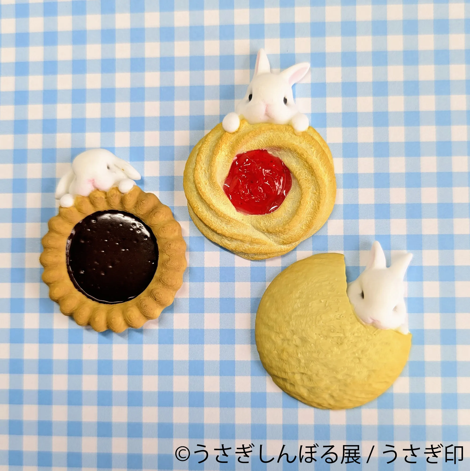 焼き菓子モチーフのうさぎフィギュア