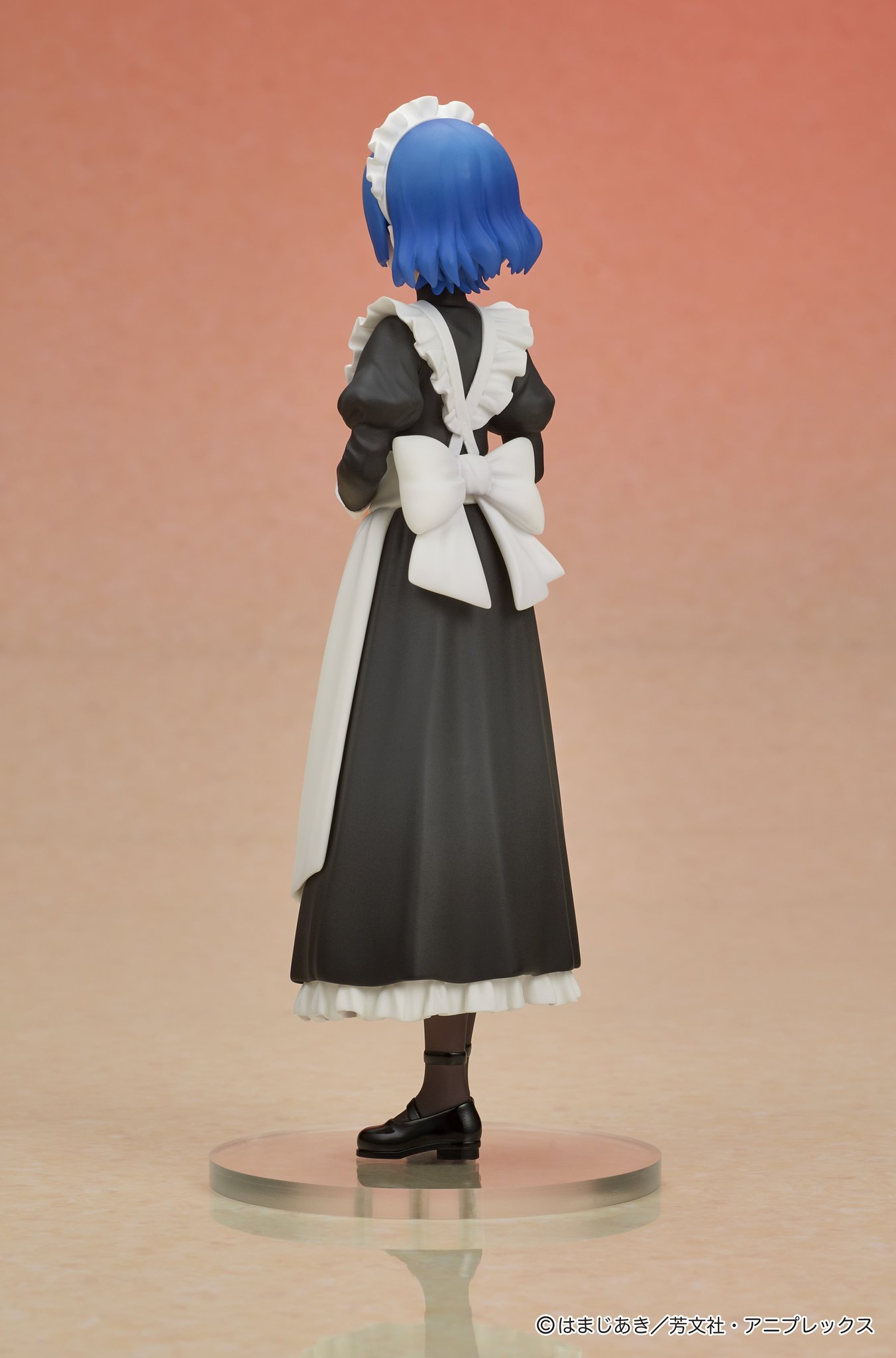 山田リョウのメイド服フィギュア背面