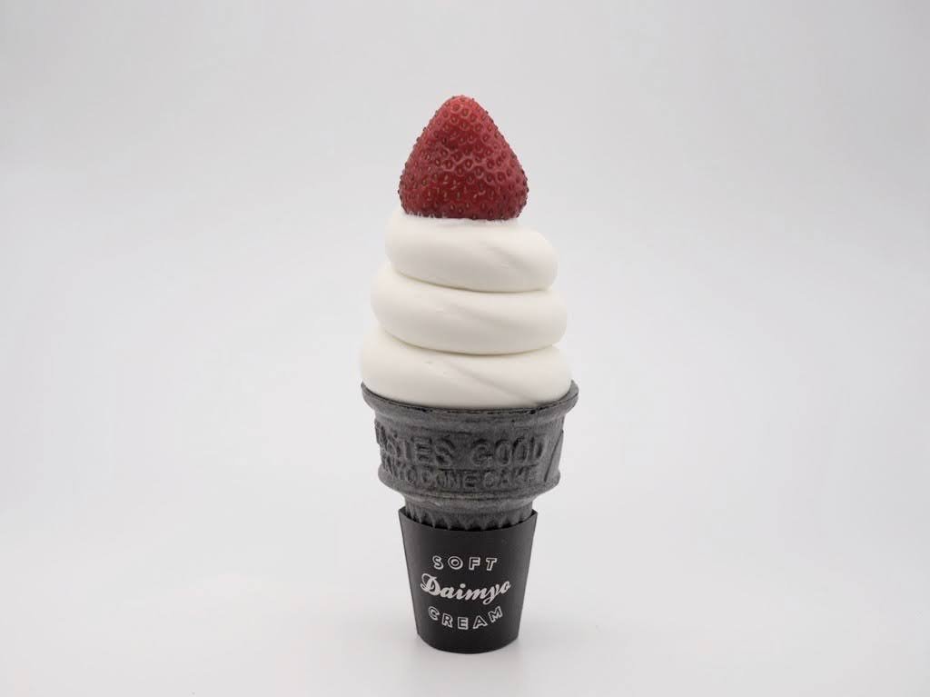 定番の「プレミアム生クリームミルク」