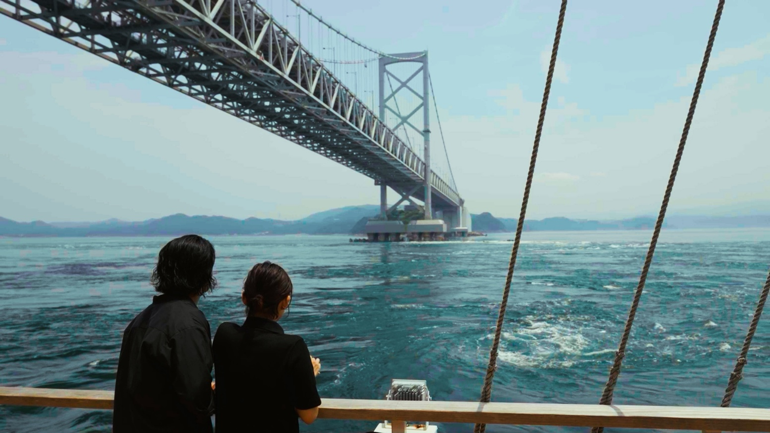鳴門海峡を望むデッキ