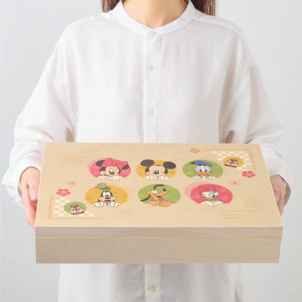 おせち・特段重「ミッキー＆フレンズ」 　大きさ