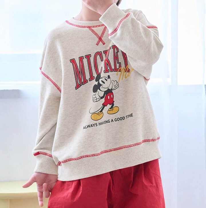 配色ステッチ裏毛プルオーバー ミッキー