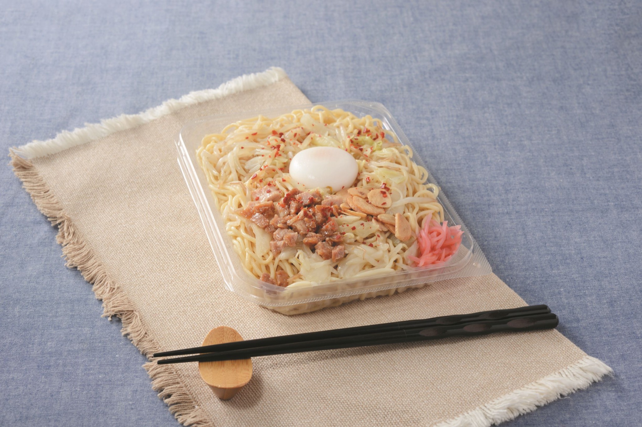 ローソン「月見にんにく塩焼そば」