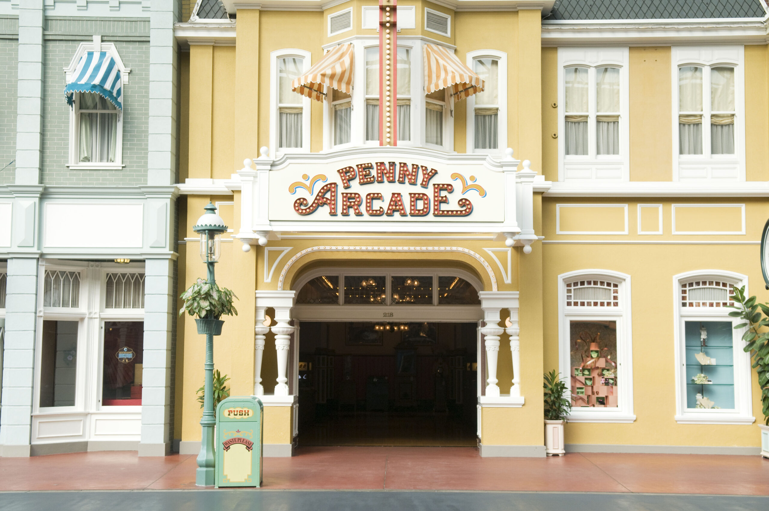 東京ディズニーランド ペニーアーケード