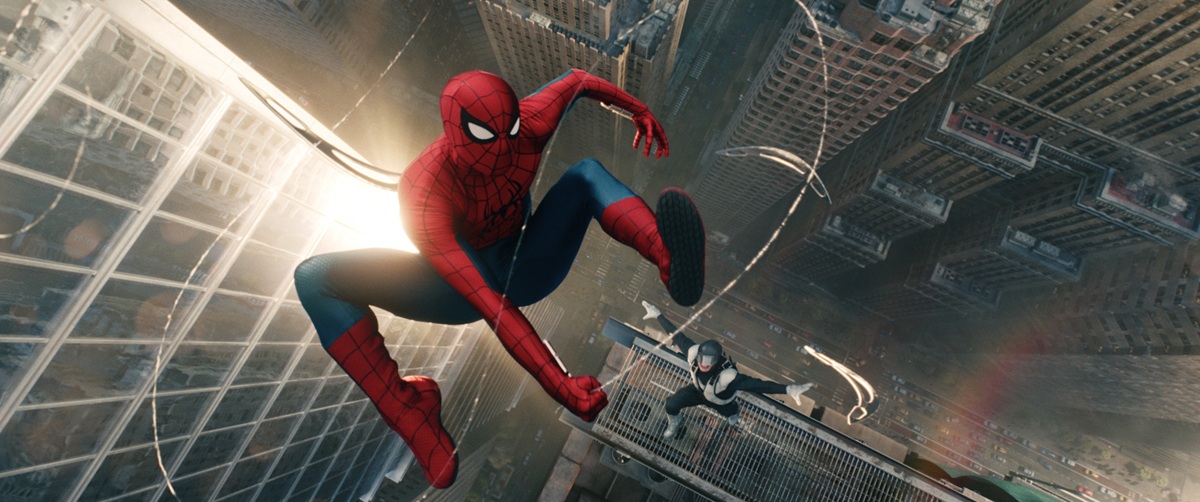 ニューヨークのビル街を舞うスパイダーマン