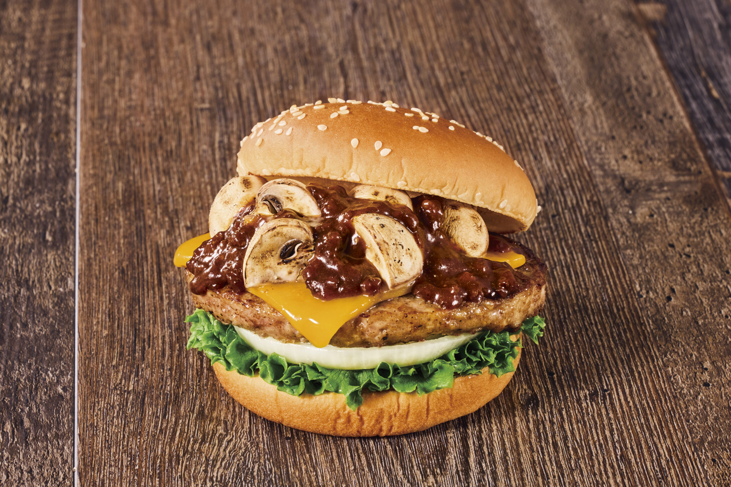 マッシュルームチーズバーガー　サーロインボロネーゼソース