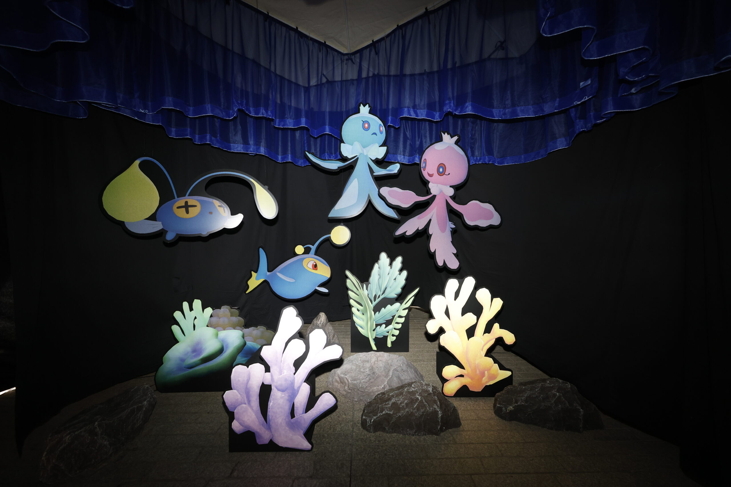 深海ピカピカフォトスポット