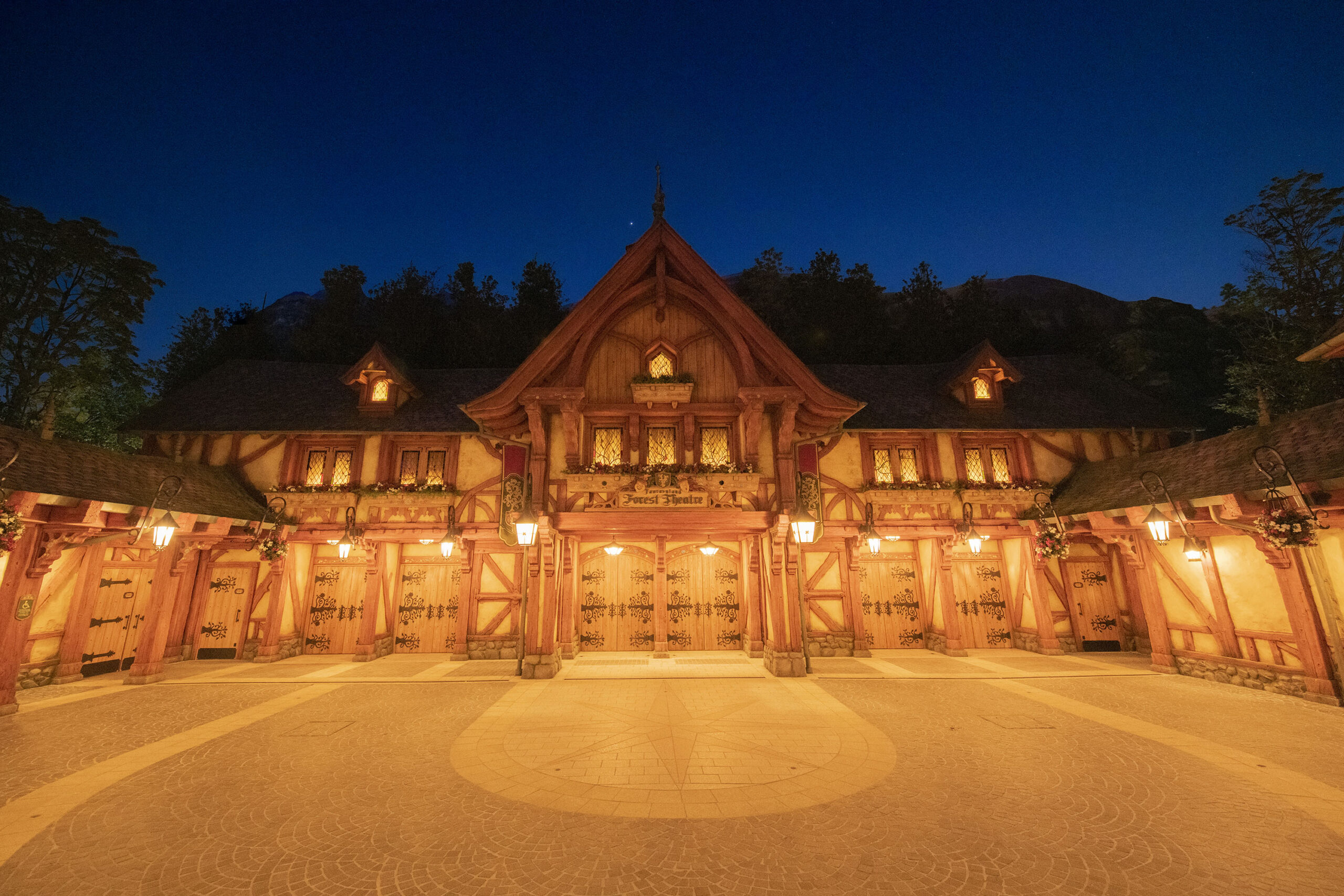 ファンタジーランド・フォレストシアター