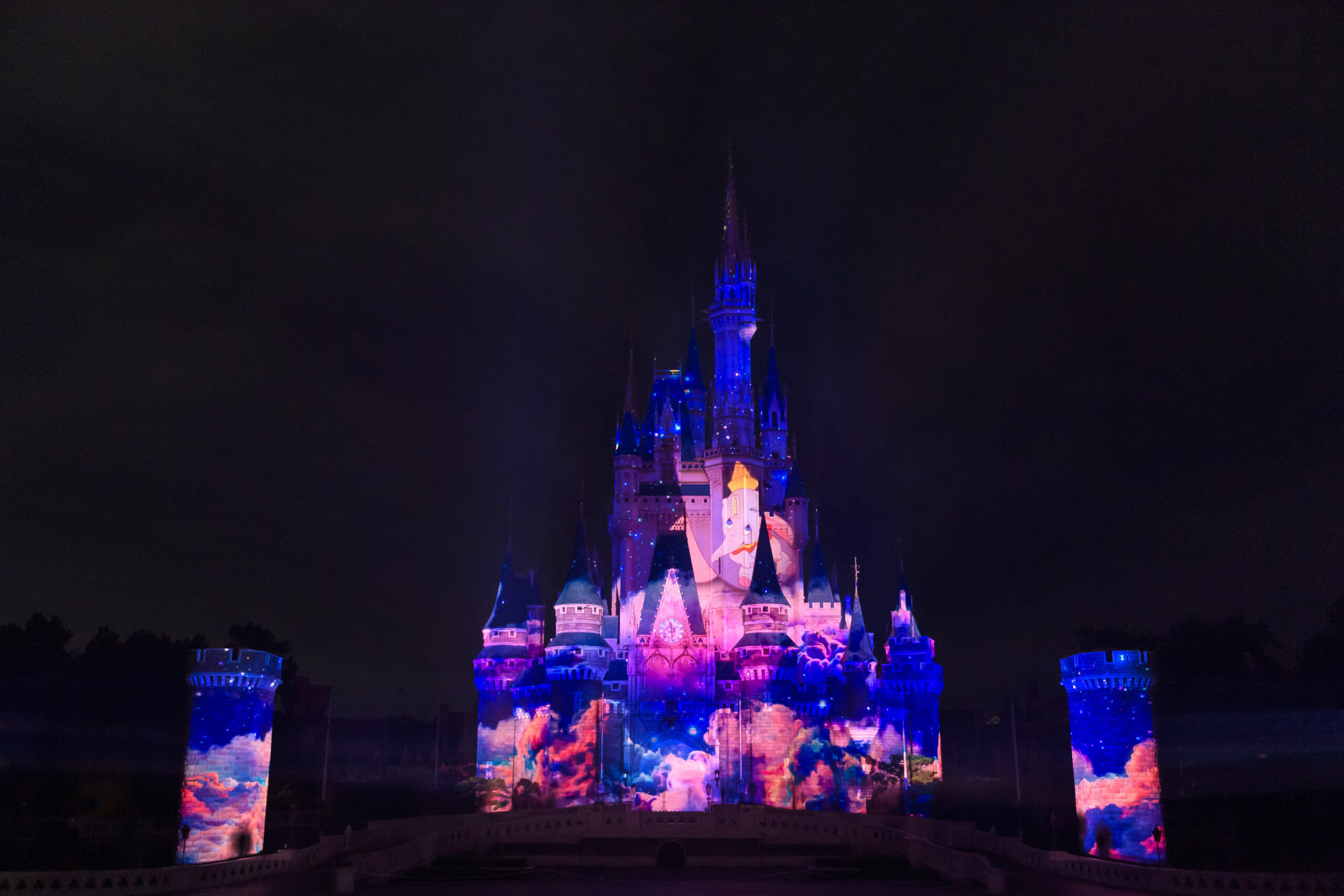 「ダンボ」の投影