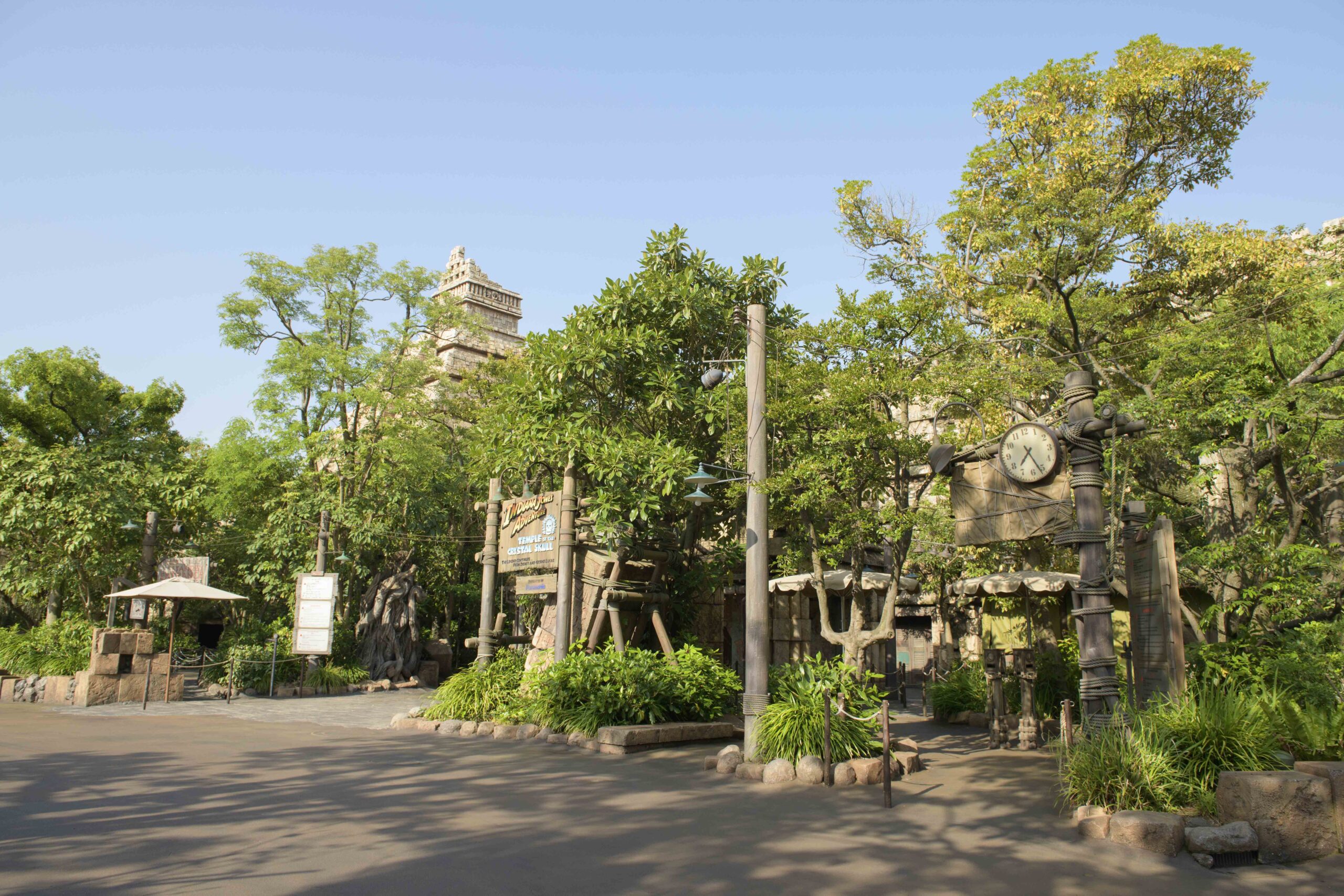 エントランスの看板