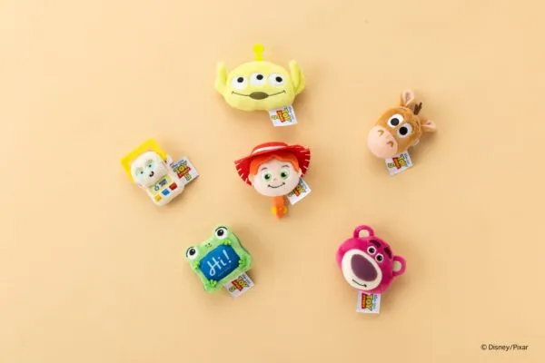 ピクサーキャラクター トイ・ストーリー5 ぬいぐるみバッジ